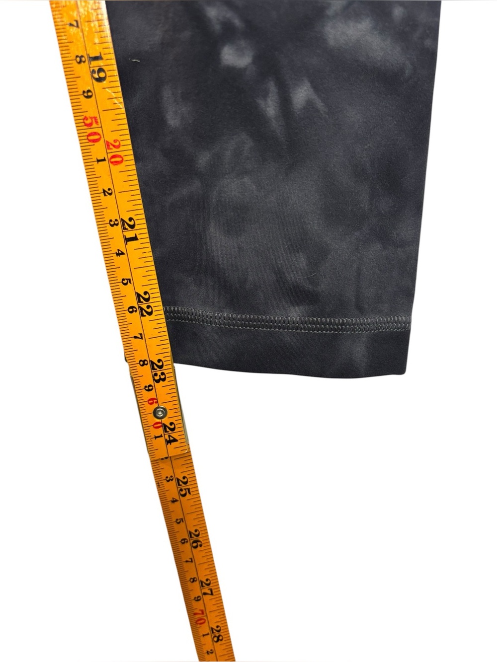 Lululemon Align High-Rise Crop 23"
Diamond Dye Pitch Grey Graphite Grey Size 4 - Picture 12 of 13